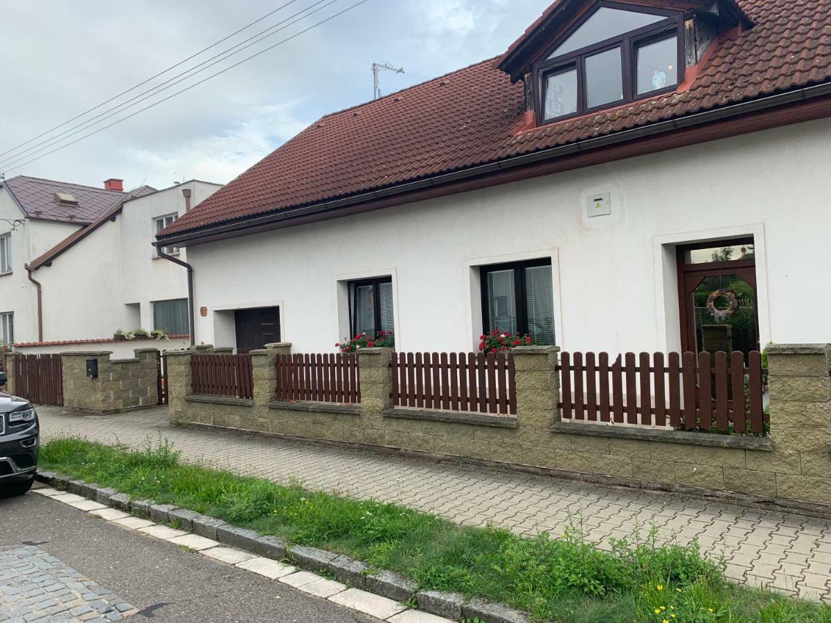 Tolarova Apartmán Pardubice Exteriér fotografie